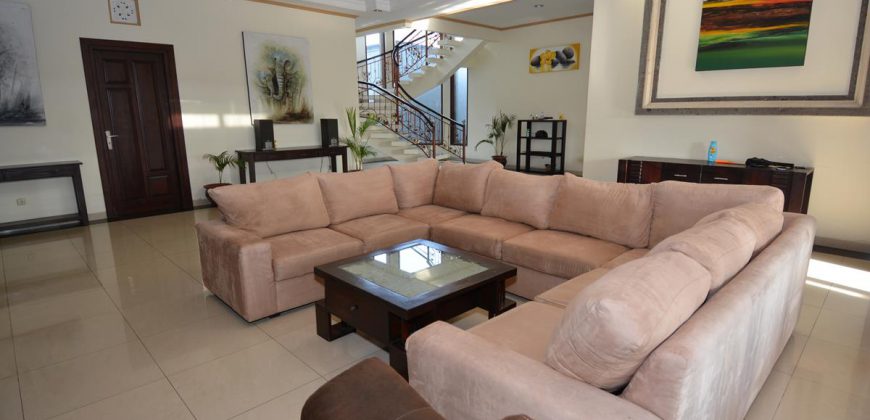 6-Bedroom Villa Dalung in Canggu