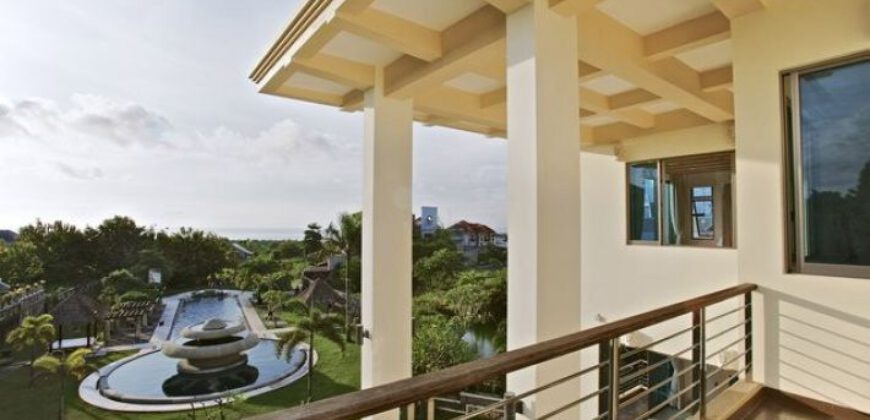 5-bedroom Villa Elisa in Pecatu