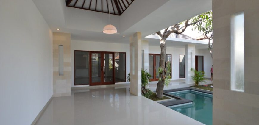 3-bedroom Villa Red Rose in Seminyak