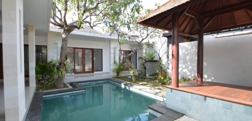 3-bedroom Villa Red Rose in Seminyak