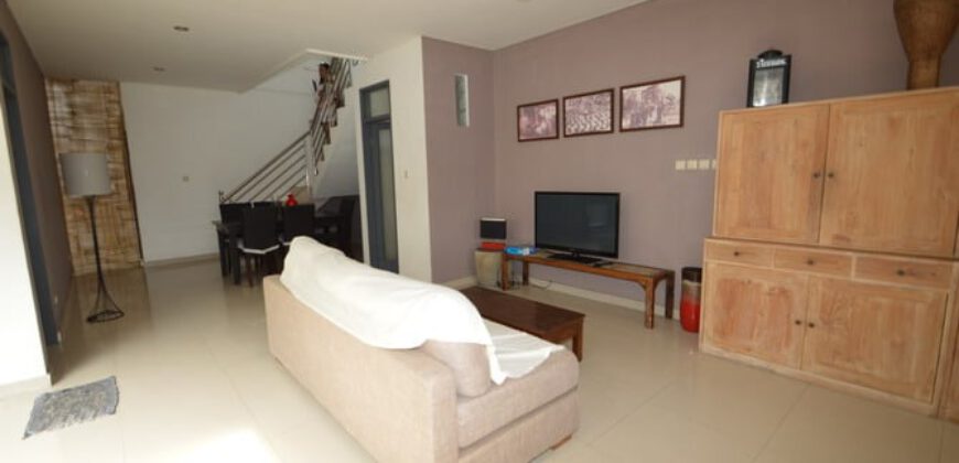 3-bedroom Villa Paiseleigh in Kerobokan