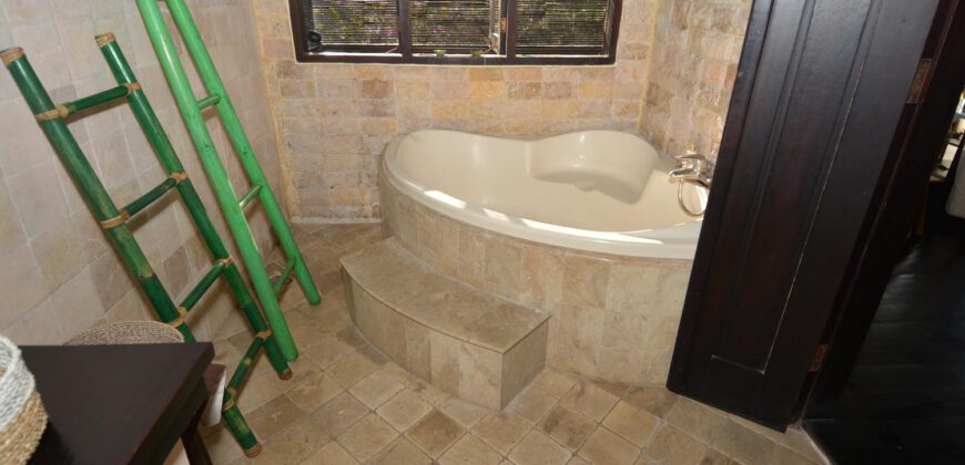 5-bedroom Villa McAlister in Pererenan