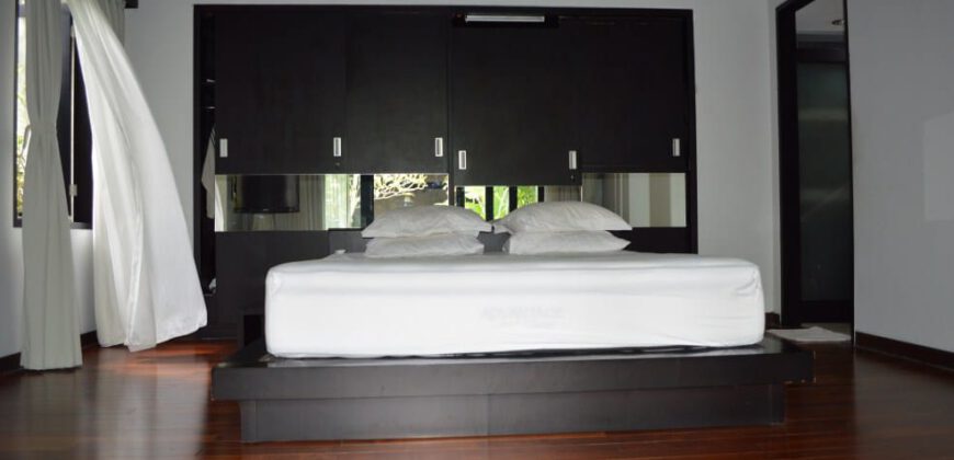 3-bedroom Villa Alamogordo in Kerobokan