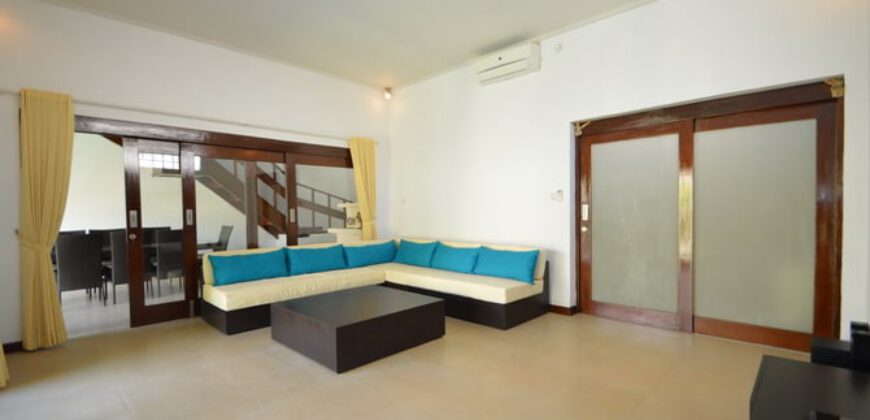 3-bedroom Villa Busselton in Kerobokan