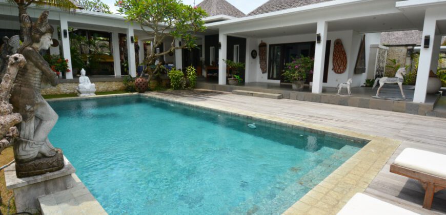 3-Bedroom Villa Phoenix in Berawa