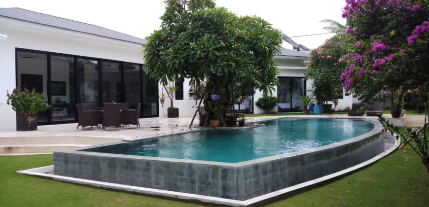 4-bedroom Villa Rylee in Umalas