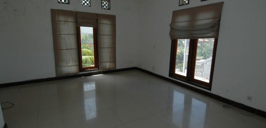 4-bedroom Villa Waylon in Canggu