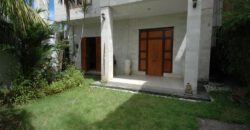 4-bedroom Villa Waylon in Canggu