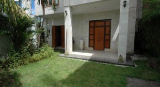 4-bedroom Villa Waylon in Canggu