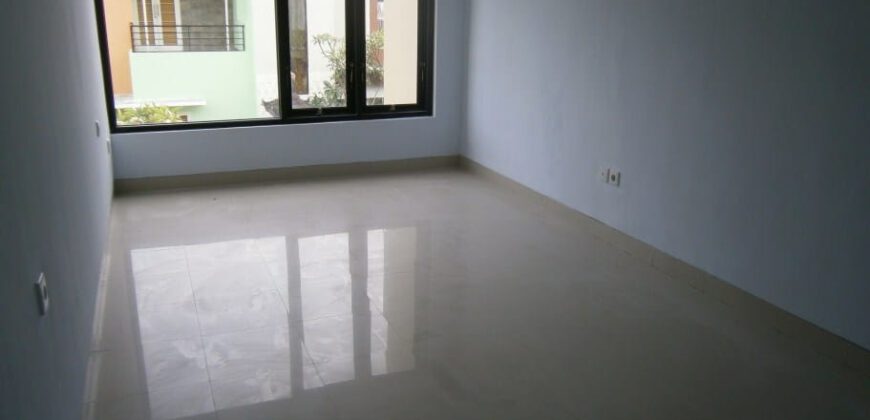 3-bedroom House Basra in Renon