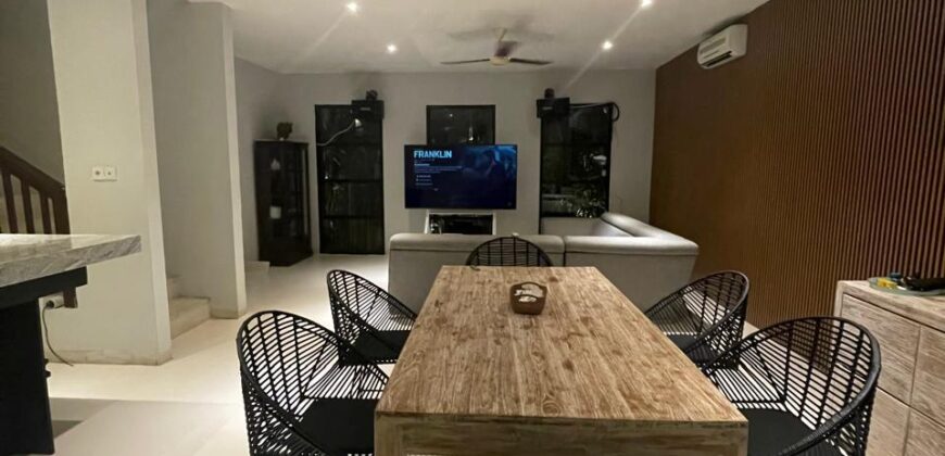 4-bedroom Villa Marielou in Umalas