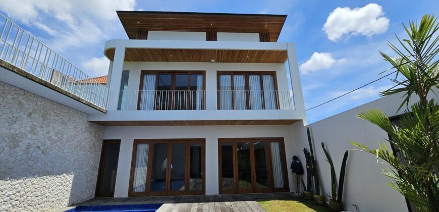 3-Bedroom Villa February in Kerobokan